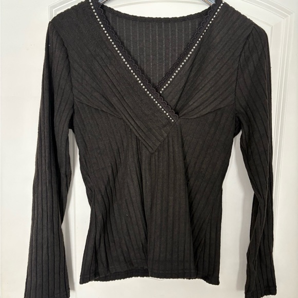 SHEIN Tops - SHEIN Black Ribbed V-Neck Blouse